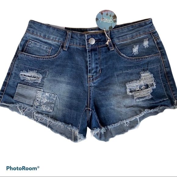 Ardene Pants - 𝅺NWT Ladies Ardene Festival regular rise Jean shorts Size 7